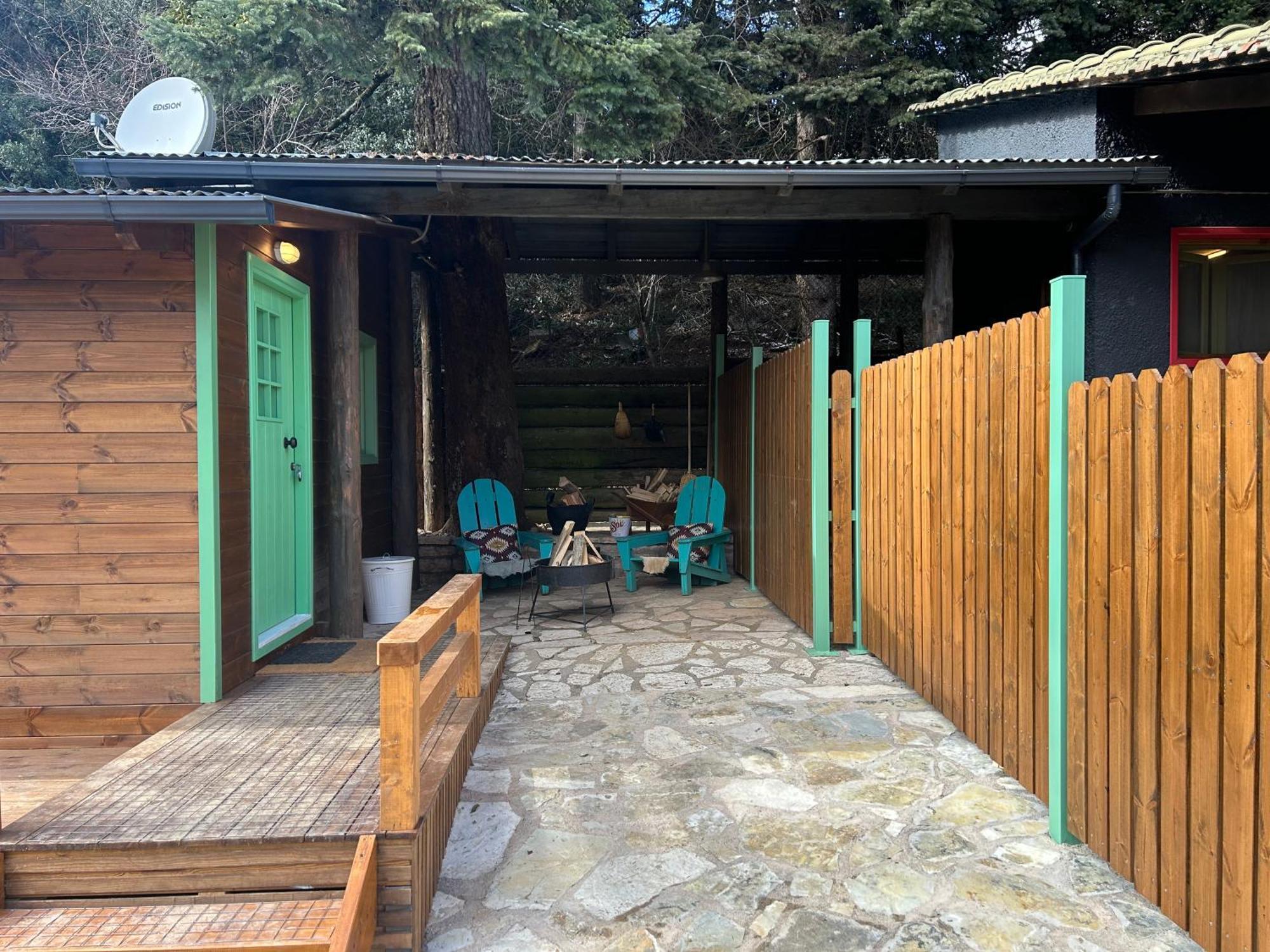 Vasilikia Mountain Farm & Retreat Guest House พาฟเลียนี ภายนอก รูปภาพ